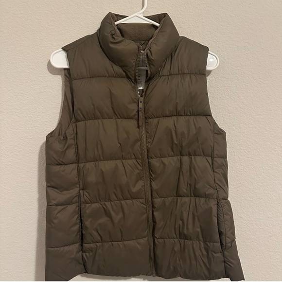 GAP Jackets & Blazers - GAP Women's Cold Control Olive Puffer Vest
